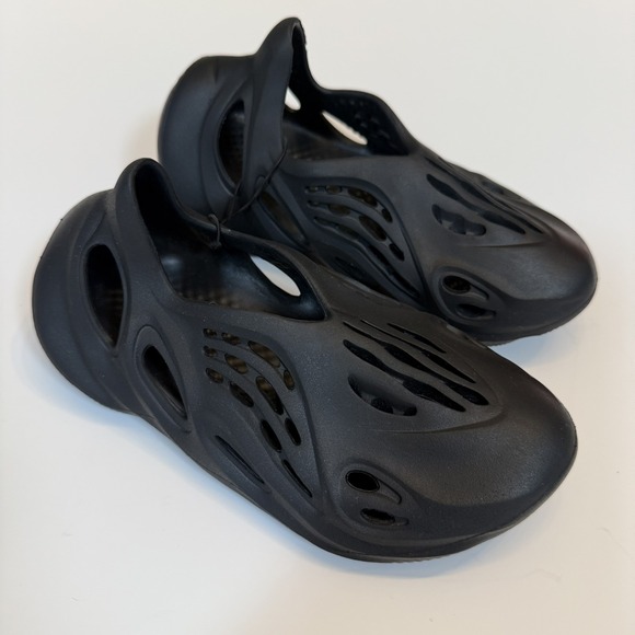 Foam Running Shoe Other - 4 Toddler Foam Running Shoes, black New without tag. Unbranded Trendy ~ READ